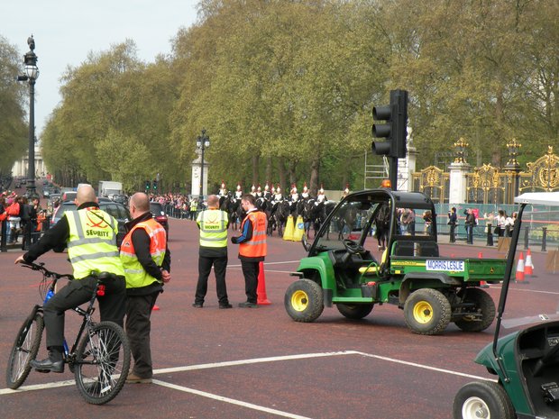  sécurité devant Buckingham Palace